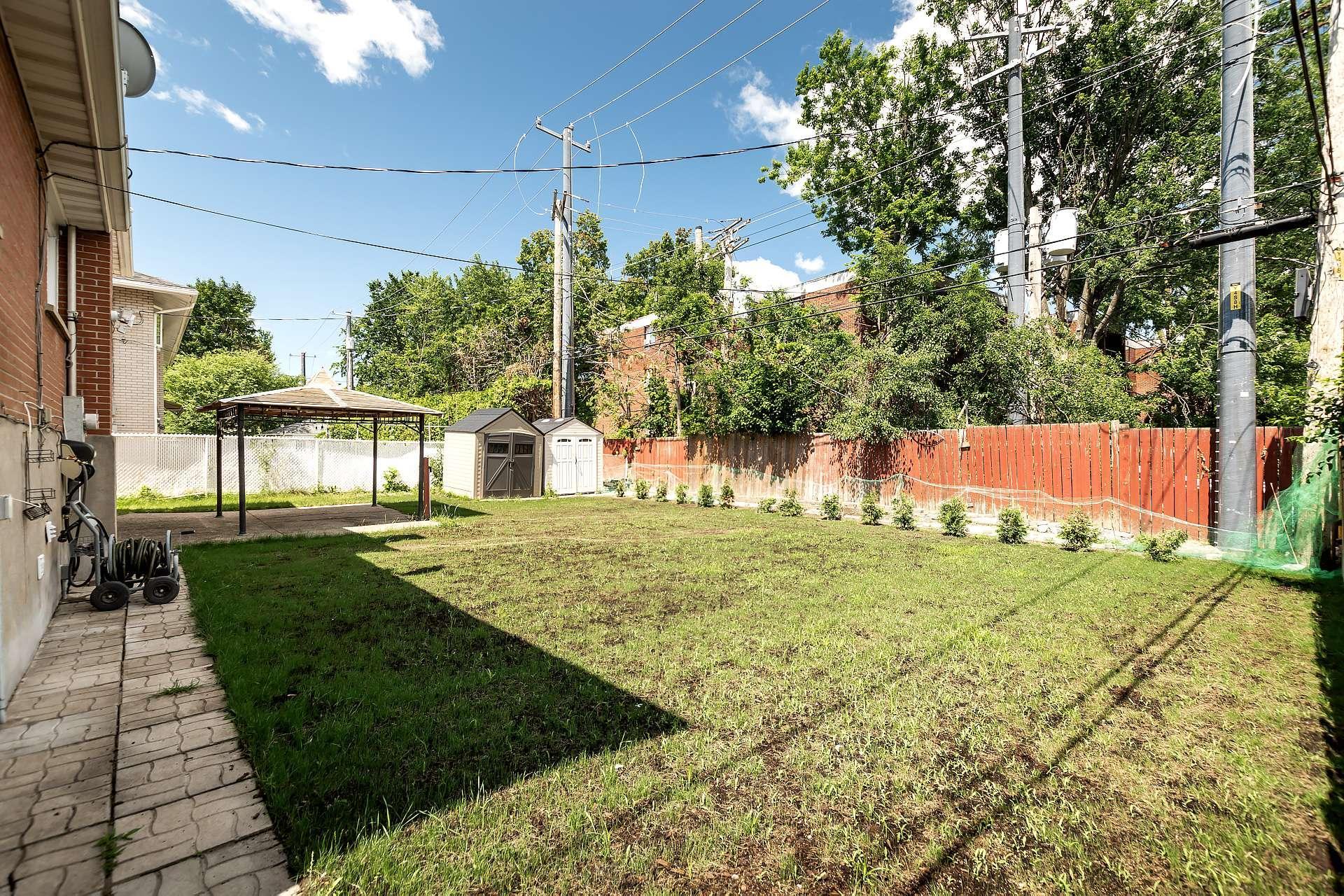 









24


Rue Mercier

,
Dollard-des-Ormeaux,




QC
H9A1H5

