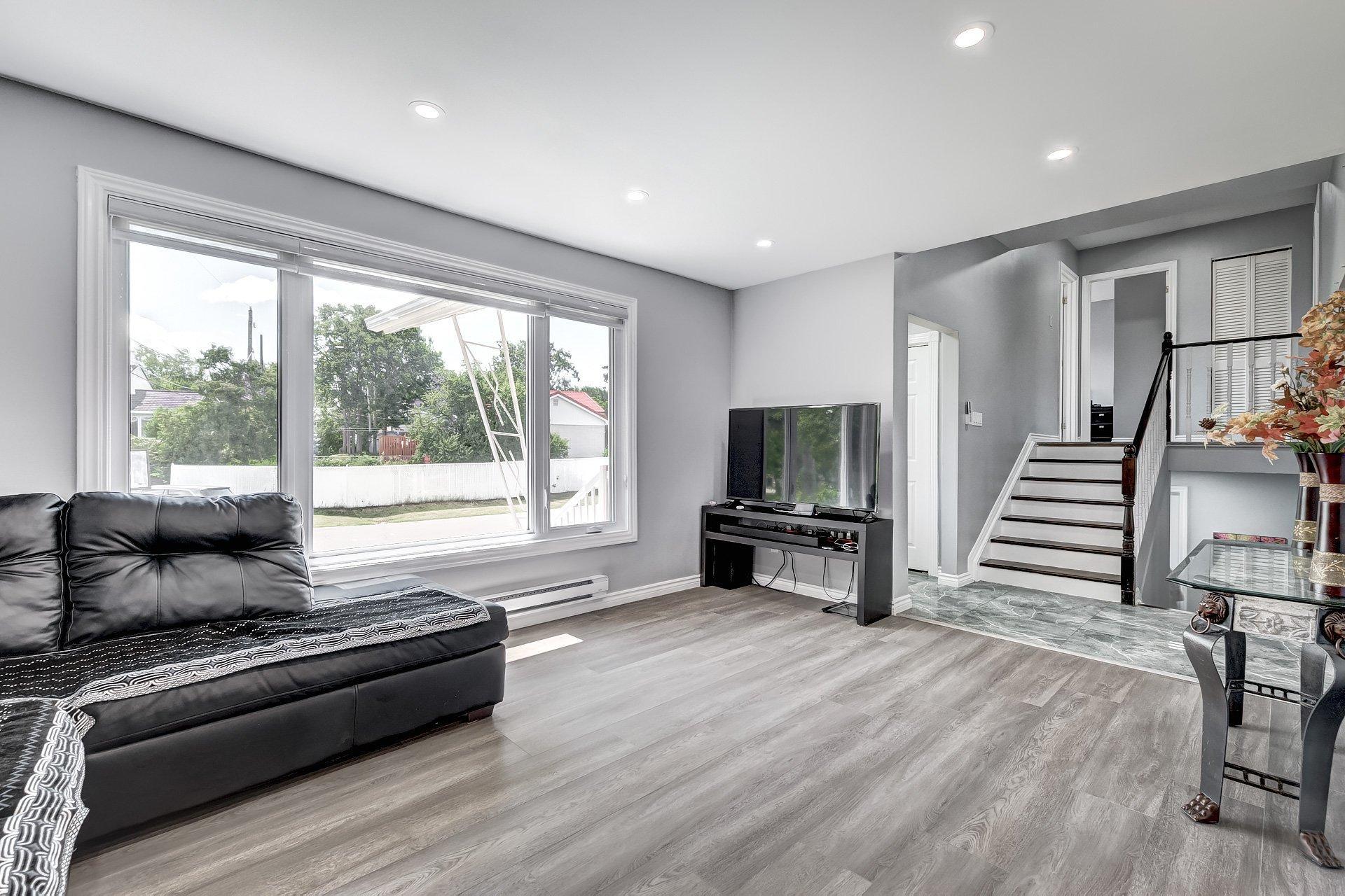 









24


Rue Mercier

,
Dollard-des-Ormeaux,




QC
H9A1H5

