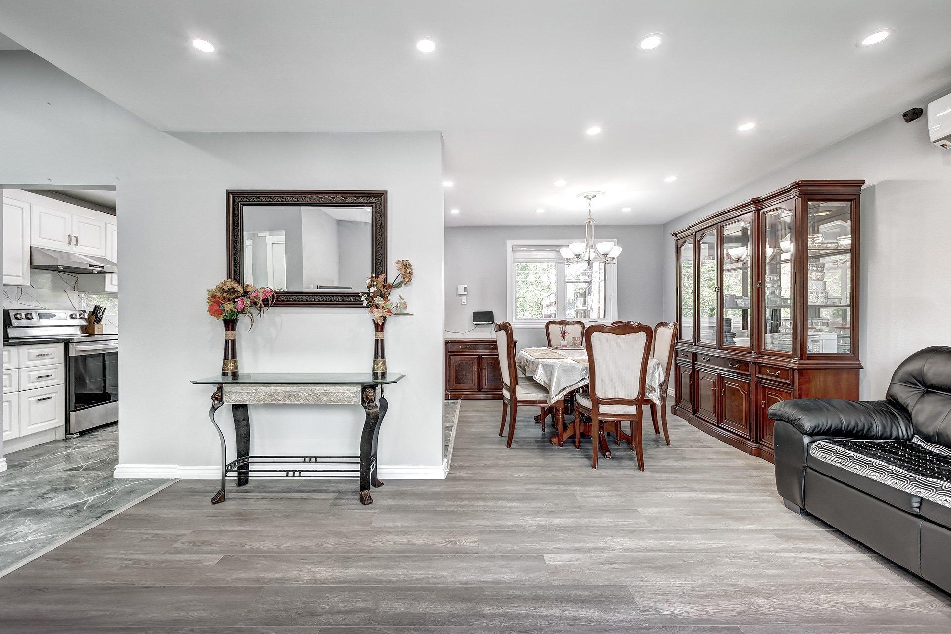 









24


Rue Mercier

,
Dollard-des-Ormeaux,




QC
H9A1H5

