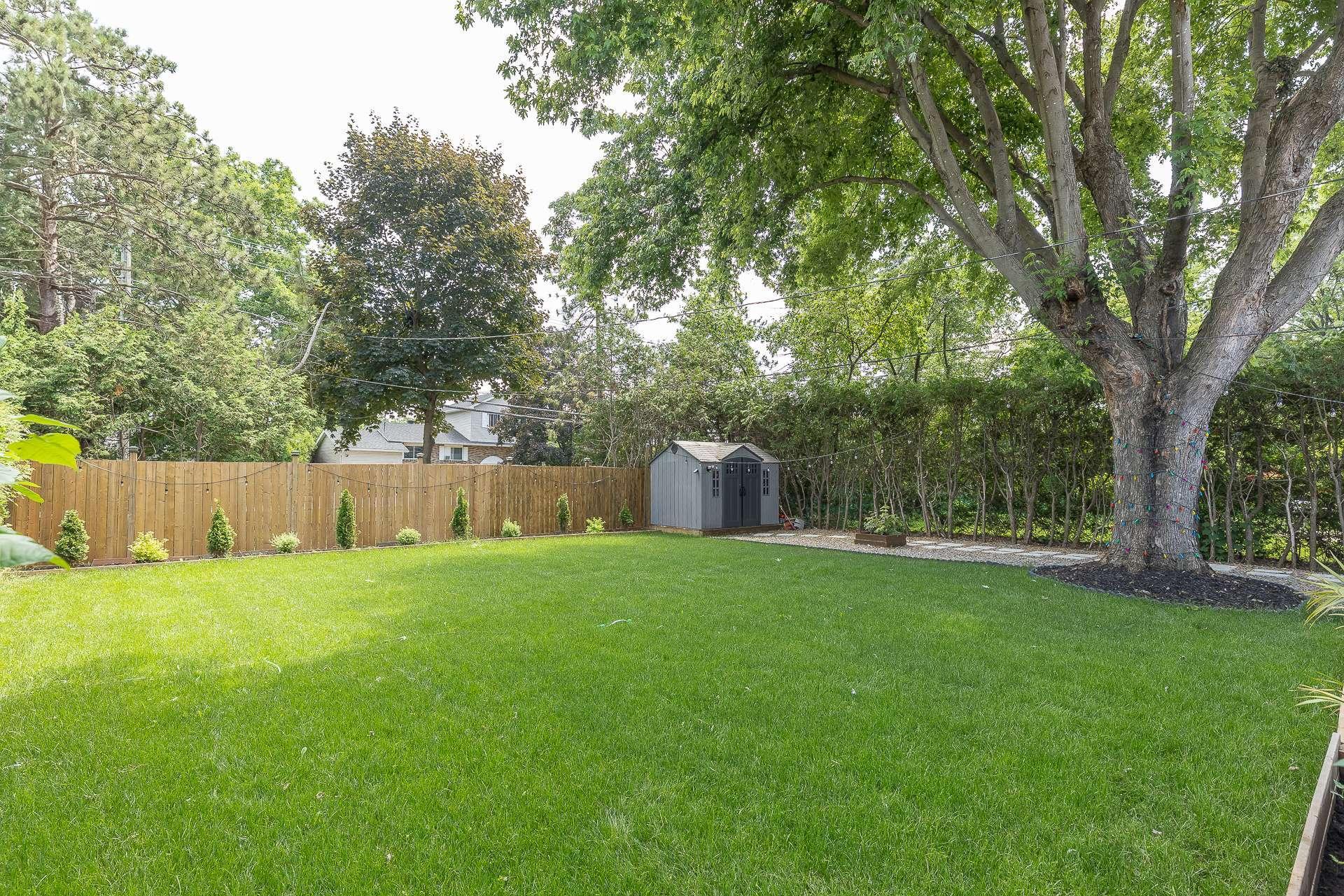 









316


Rue Ladouceur

,
Montréal (L'Île-Bizard/Sainte-Geneviève),




QC
H9C1T4

