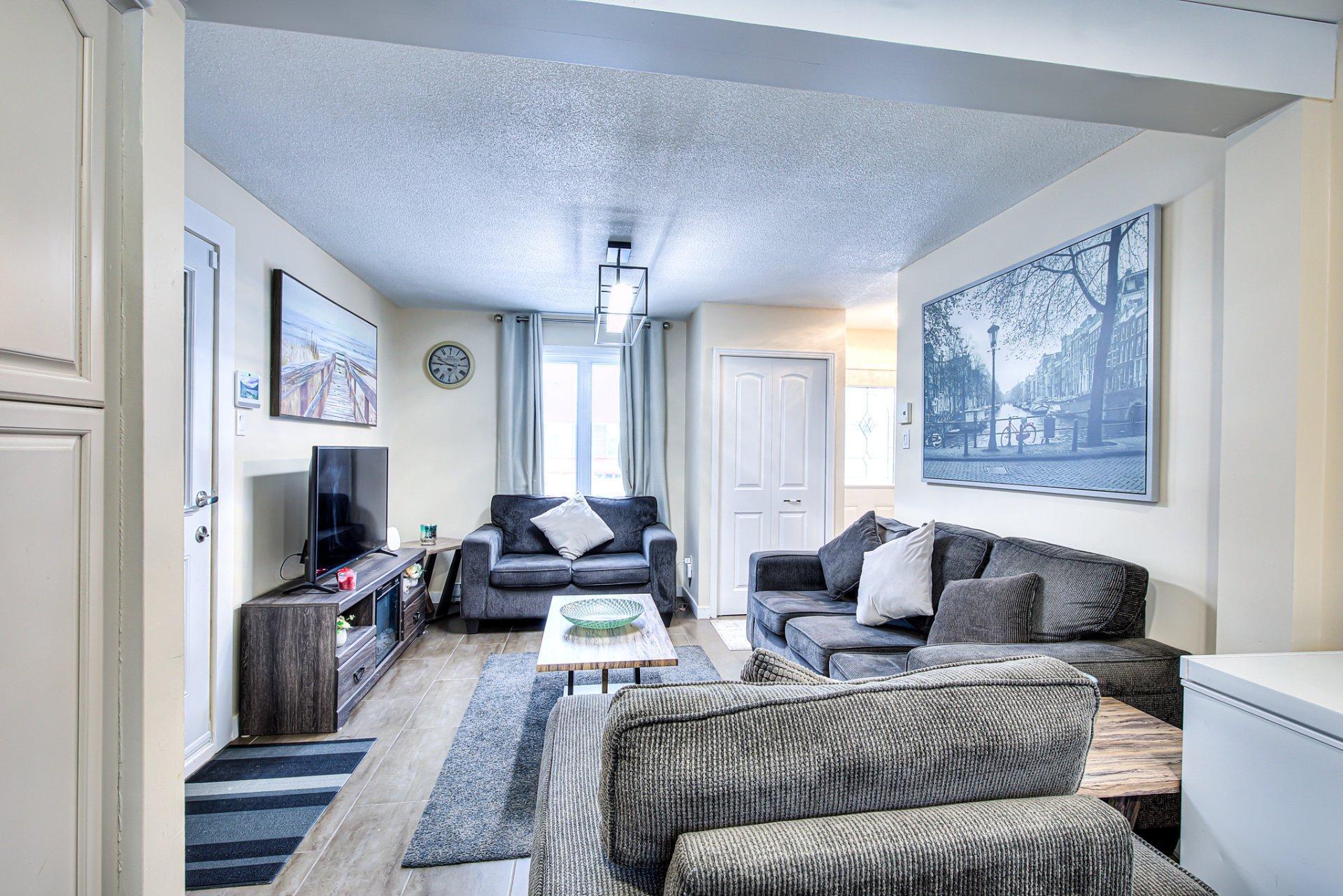 









316


Rue Ladouceur

,
Montréal (L'Île-Bizard/Sainte-Geneviève),




QC
H9C1T4

