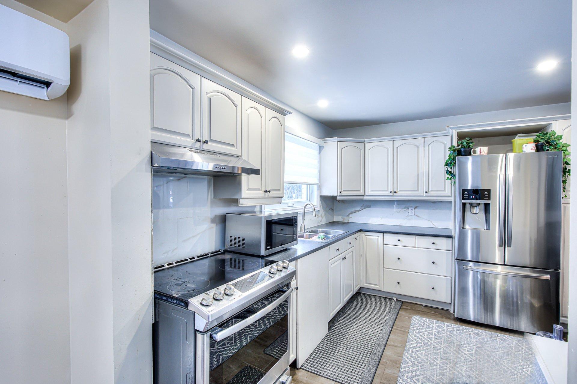 









316


Rue Ladouceur

,
Montréal (L'Île-Bizard/Sainte-Geneviève),




QC
H9C1T4

