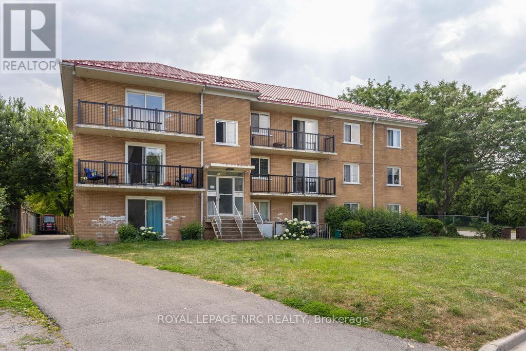 












UNIT 301 - 14 JOHN STREET

,
Grimsby,




Ontario
L3M1X5

