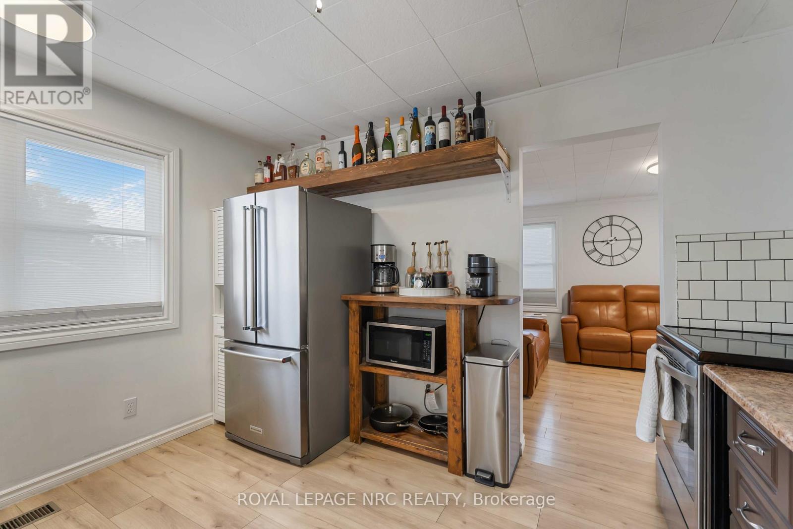 












77 ELLEN STREET

,
Fort Erie (Central),




Ontario
L2A4C9

