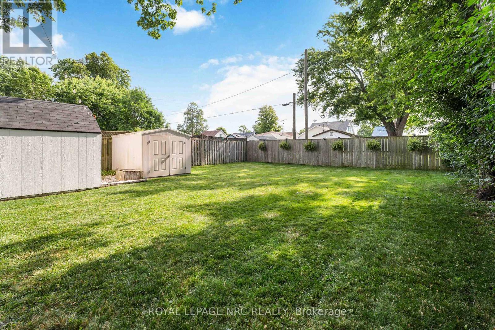 












77 ELLEN STREET

,
Fort Erie (Central),




Ontario
L2A4C9

