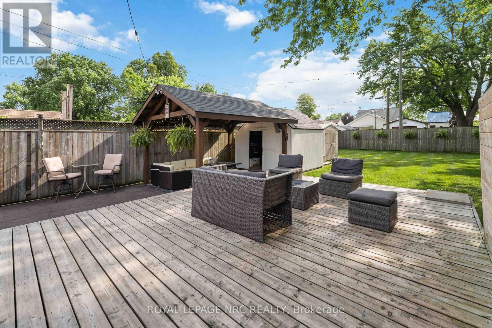 












77 ELLEN STREET

,
Fort Erie (Central),




Ontario
L2A4C9

