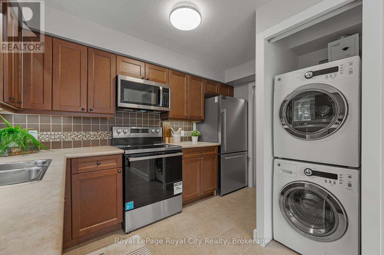 












201 - 281 BRISTOL STREET

,
Guelph (Junction/Onward Willow),




Ontario
N1H8J3

