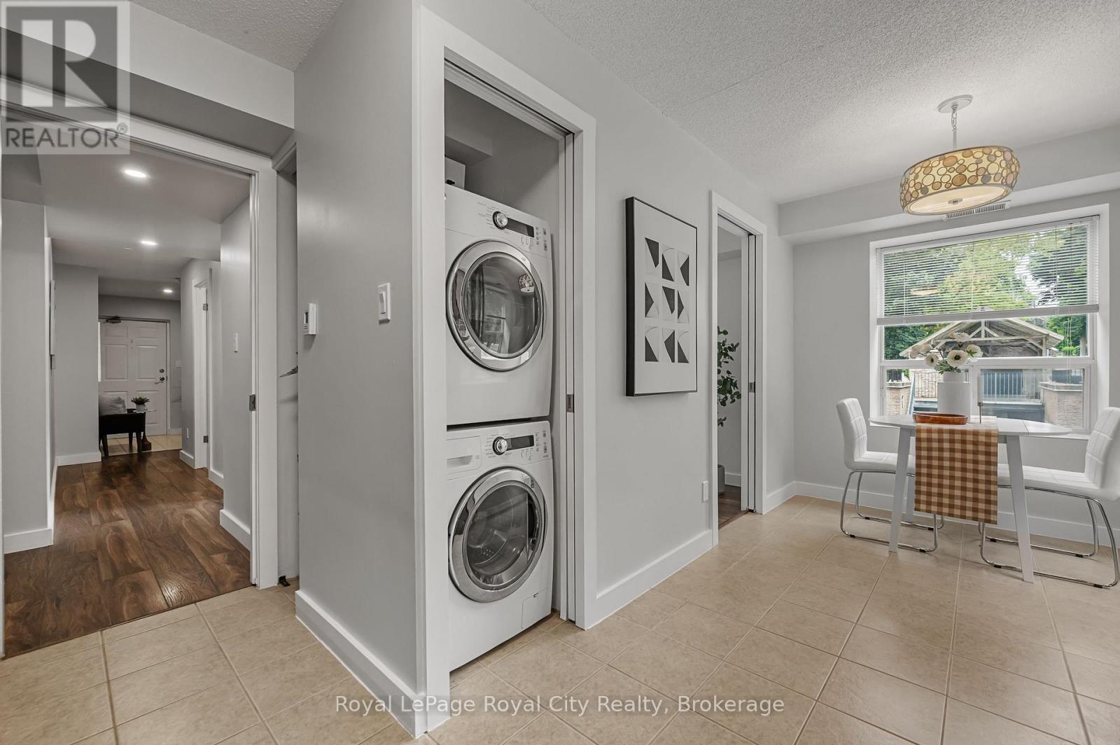












201 - 281 BRISTOL STREET

,
Guelph (Junction/Onward Willow),




Ontario
N1H8J3

