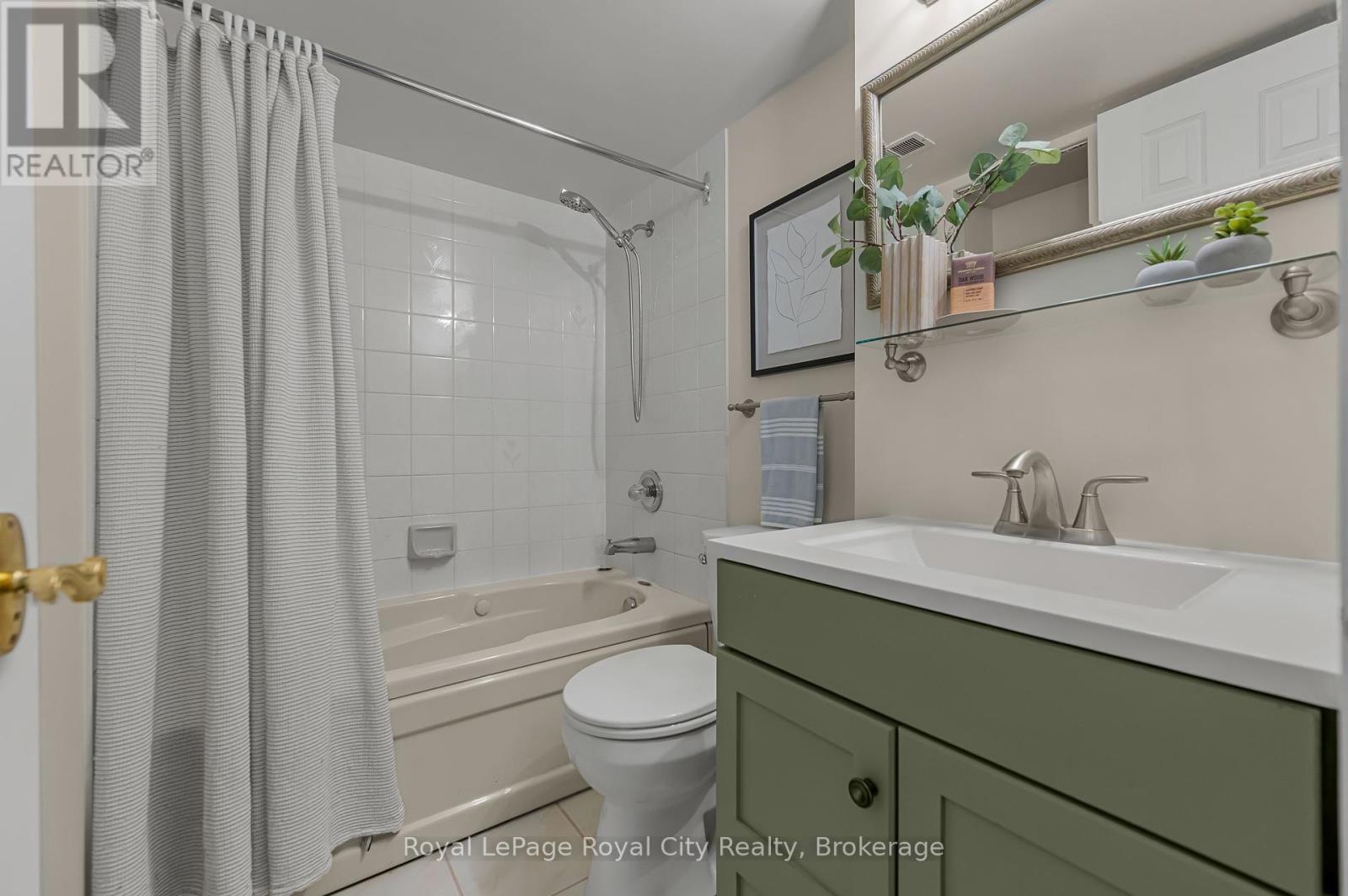 












201 - 281 BRISTOL STREET

,
Guelph (Junction/Onward Willow),




Ontario
N1H8J3

