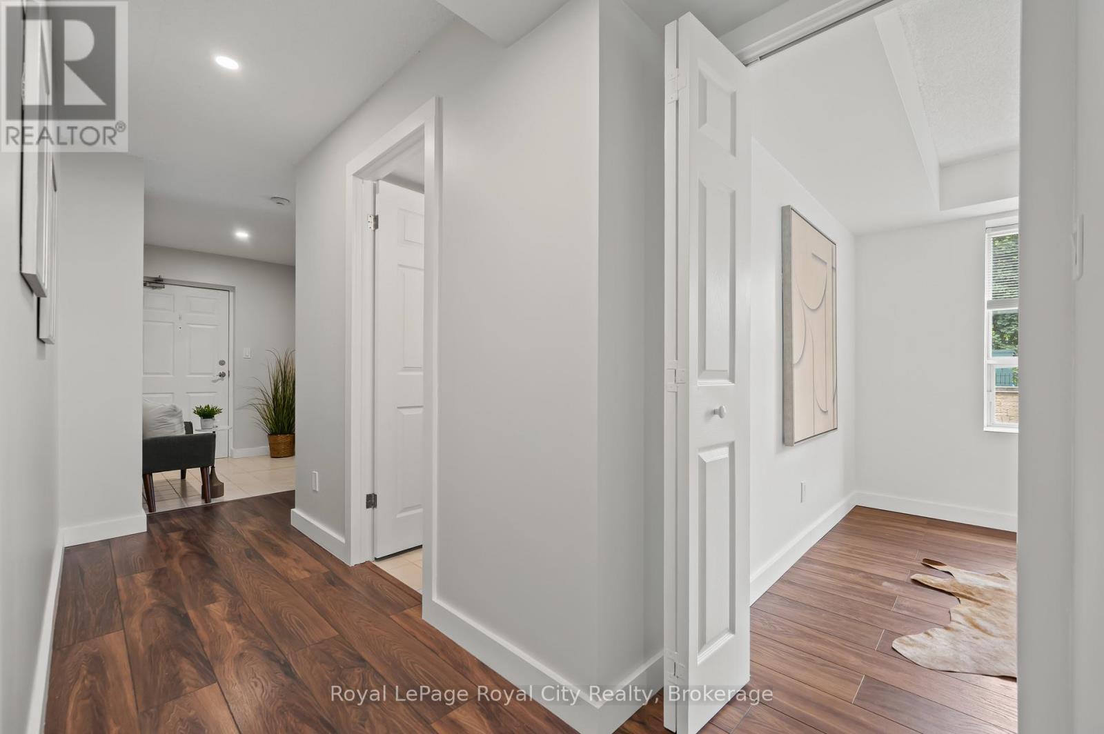 












201 - 281 BRISTOL STREET

,
Guelph (Junction/Onward Willow),




Ontario
N1H8J3

