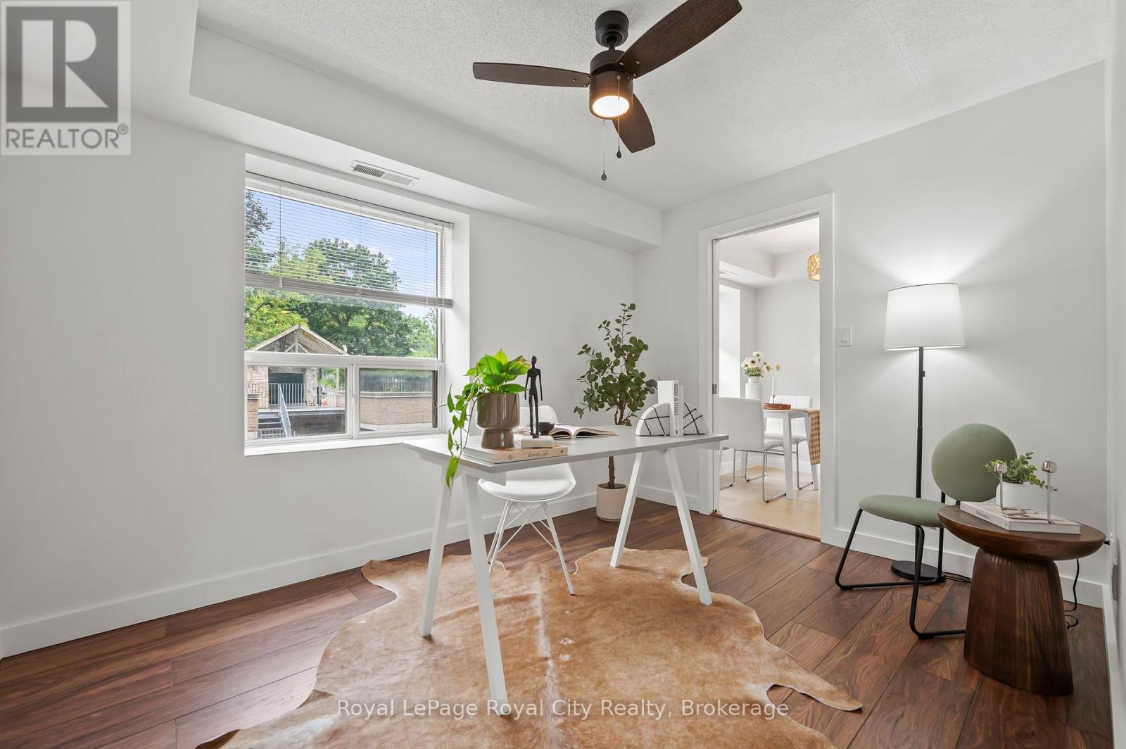 












201 - 281 BRISTOL STREET

,
Guelph (Junction/Onward Willow),




Ontario
N1H8J3

