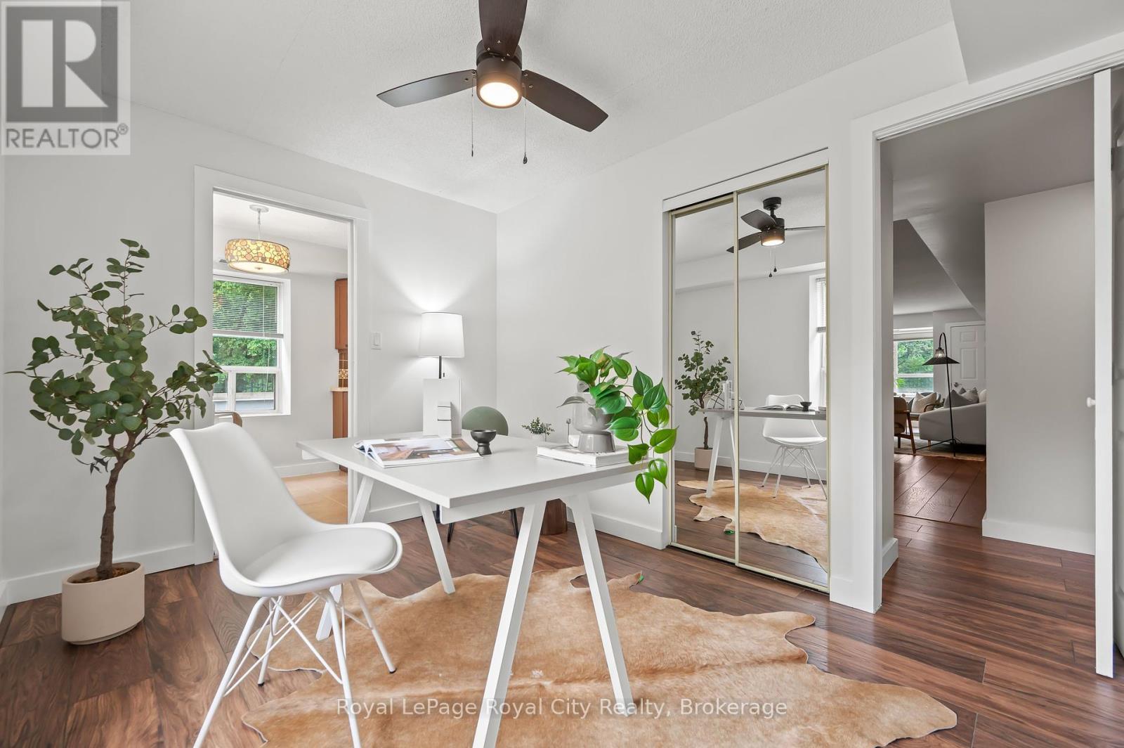 












201 - 281 BRISTOL STREET

,
Guelph (Junction/Onward Willow),




Ontario
N1H8J3

