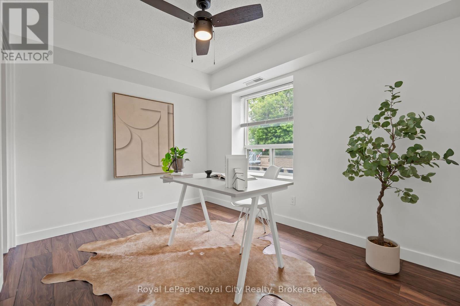 












201 - 281 BRISTOL STREET

,
Guelph (Junction/Onward Willow),




Ontario
N1H8J3

