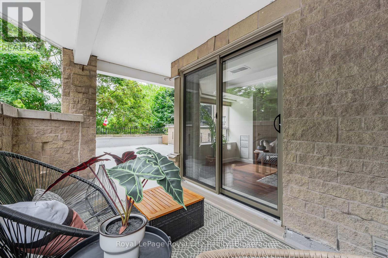 












201 - 281 BRISTOL STREET

,
Guelph (Junction/Onward Willow),




Ontario
N1H8J3

