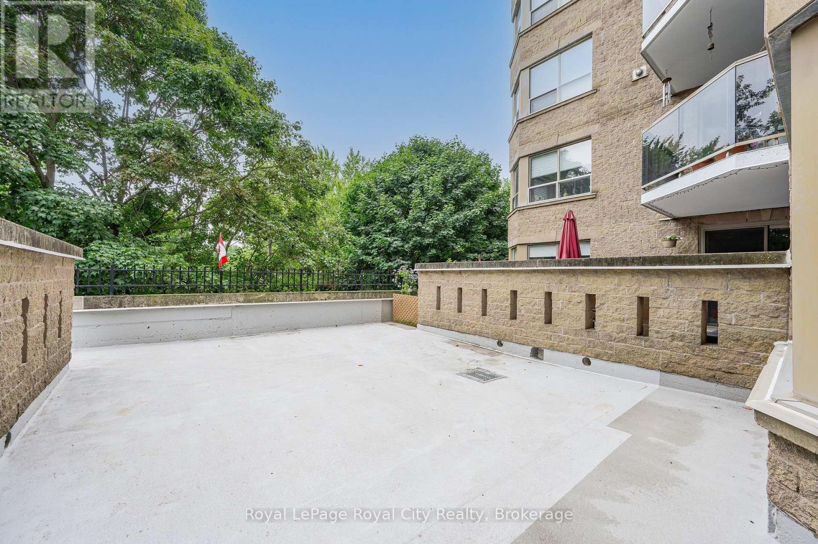 












201 - 281 BRISTOL STREET

,
Guelph (Junction/Onward Willow),




Ontario
N1H8J3


