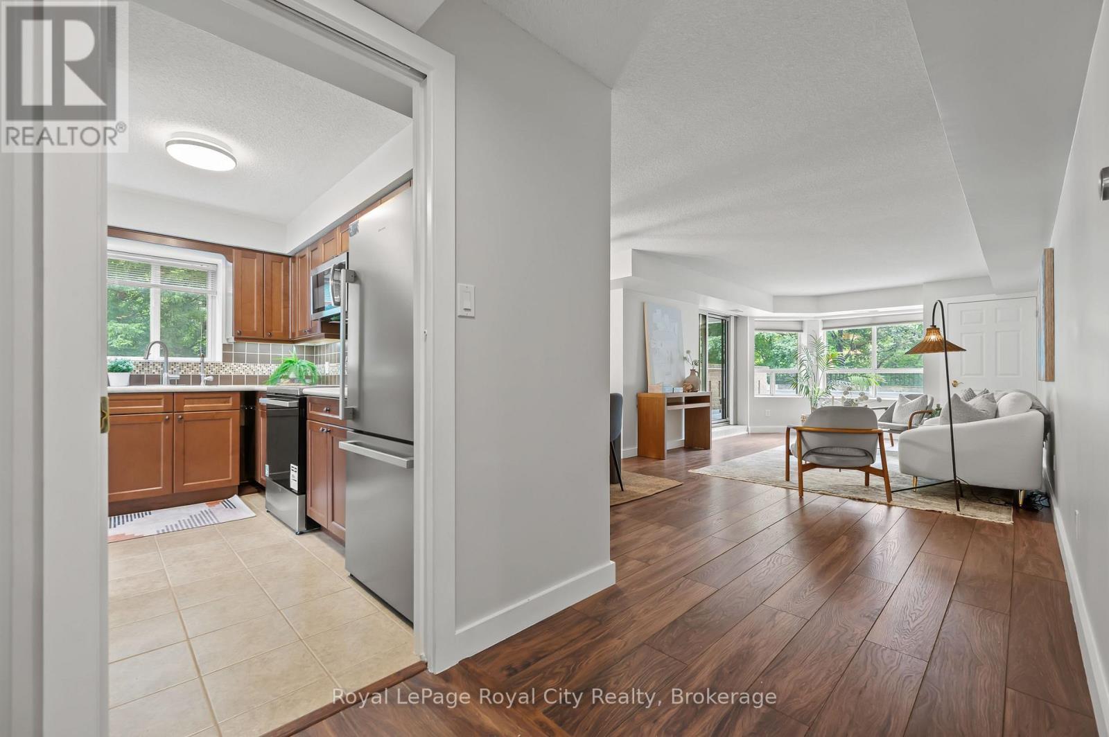 












201 - 281 BRISTOL STREET

,
Guelph (Junction/Onward Willow),




Ontario
N1H8J3

