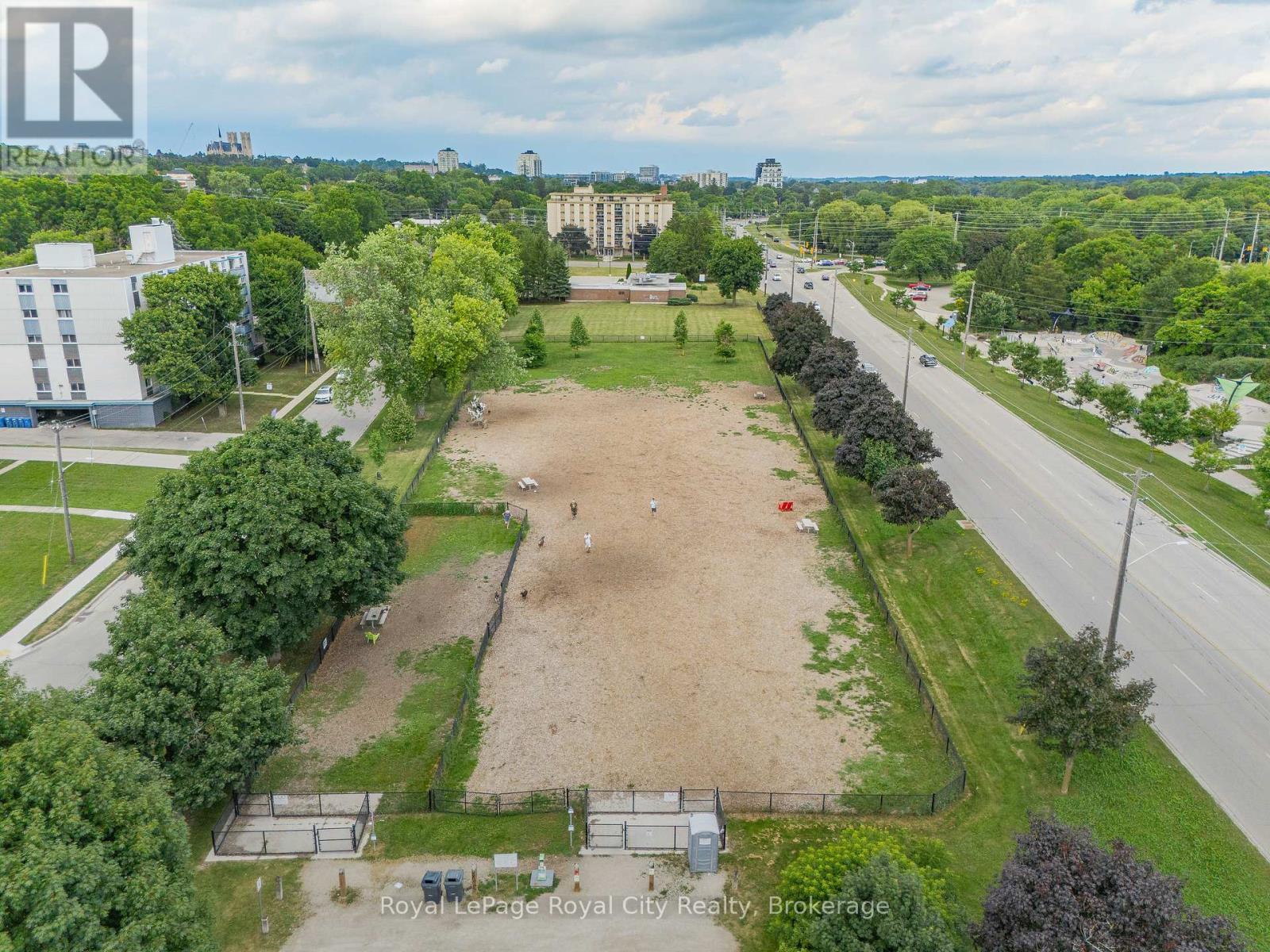 












201 - 281 BRISTOL STREET

,
Guelph (Junction/Onward Willow),




Ontario
N1H8J3

