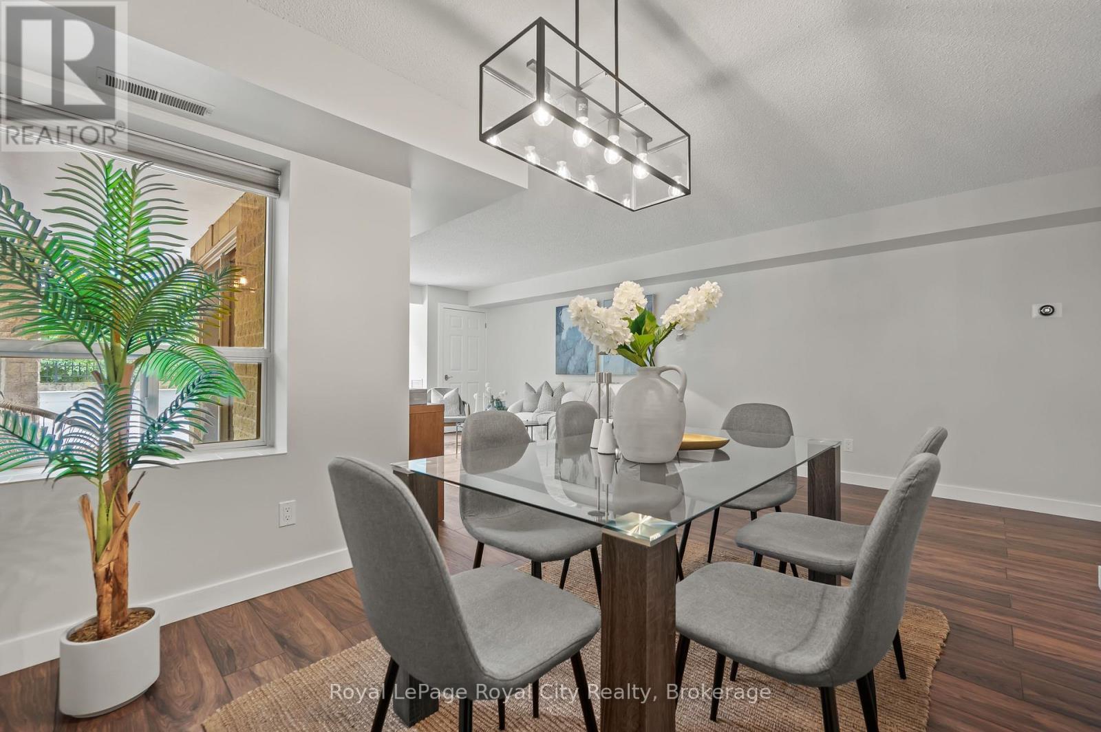 












201 - 281 BRISTOL STREET

,
Guelph (Junction/Onward Willow),




Ontario
N1H8J3


