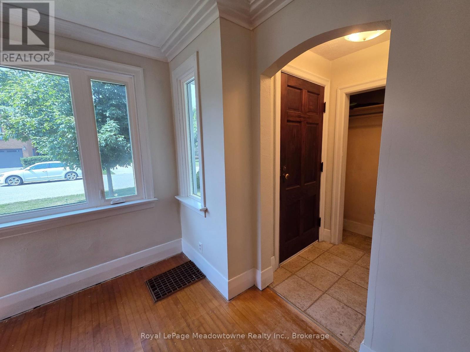 












95 POPLAR AVENUE

,
Halton Hills (AC Acton),




Ontario
L7J2E3

