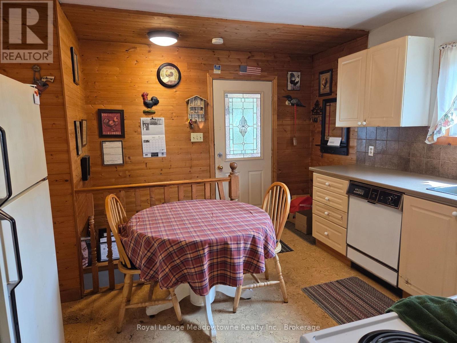 












95 POPLAR AVENUE

,
Halton Hills (AC Acton),




Ontario
L7J2E3

