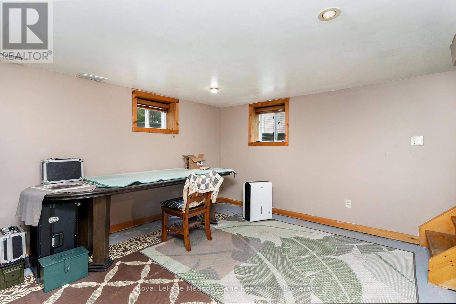 












95 POPLAR AVENUE

,
Halton Hills (AC Acton),




Ontario
L7J2E3

