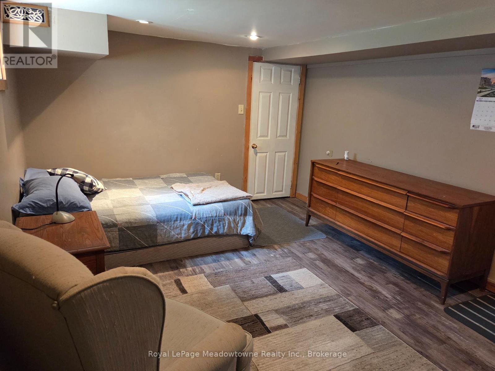 












95 POPLAR AVENUE

,
Halton Hills (AC Acton),




Ontario
L7J2E3

