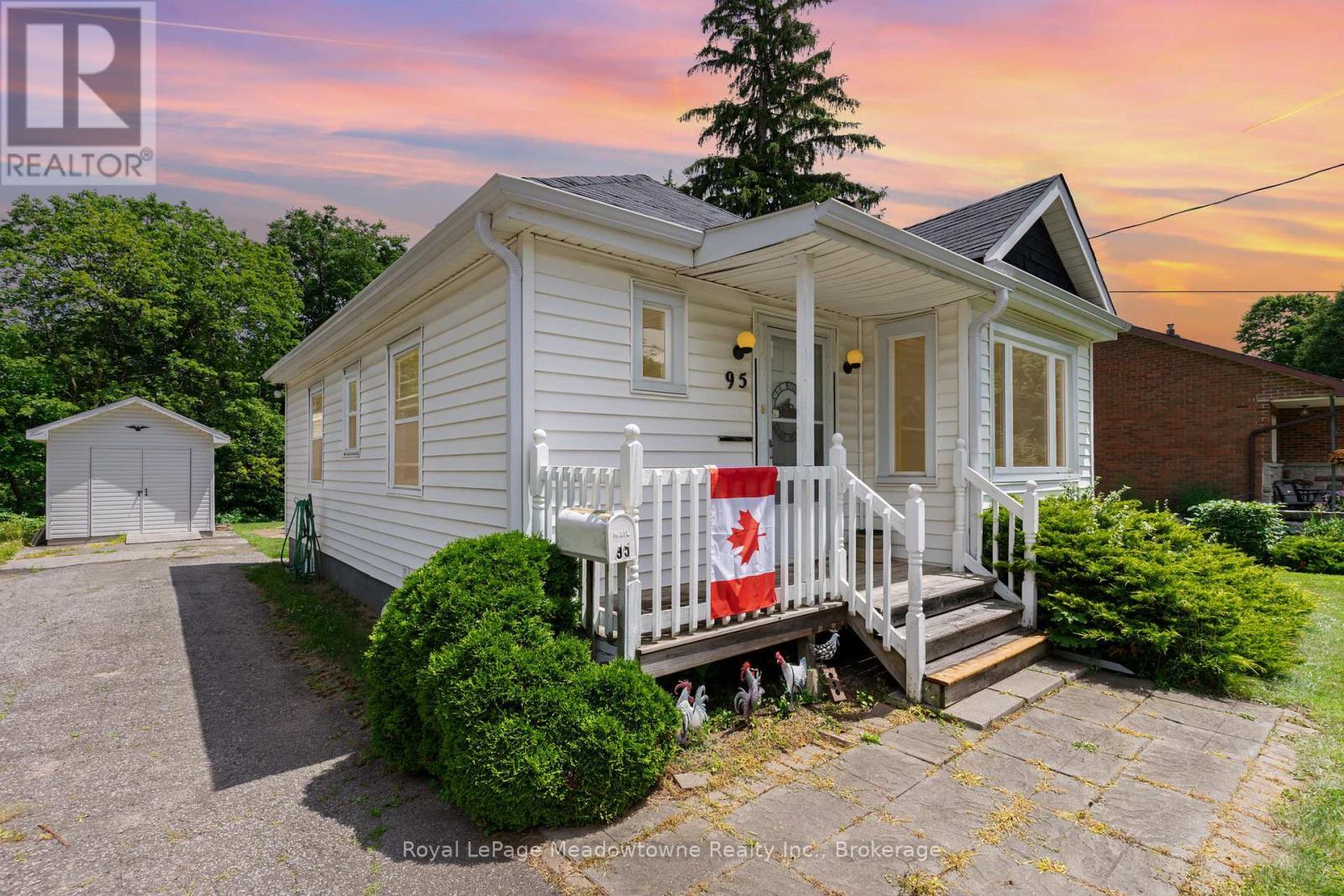












95 POPLAR AVENUE

,
Halton Hills (AC Acton),




Ontario
L7J2E3

