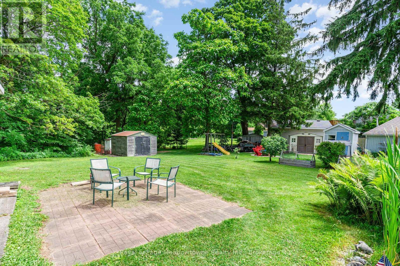 












95 POPLAR AVENUE

,
Halton Hills (AC Acton),




Ontario
L7J2E3

