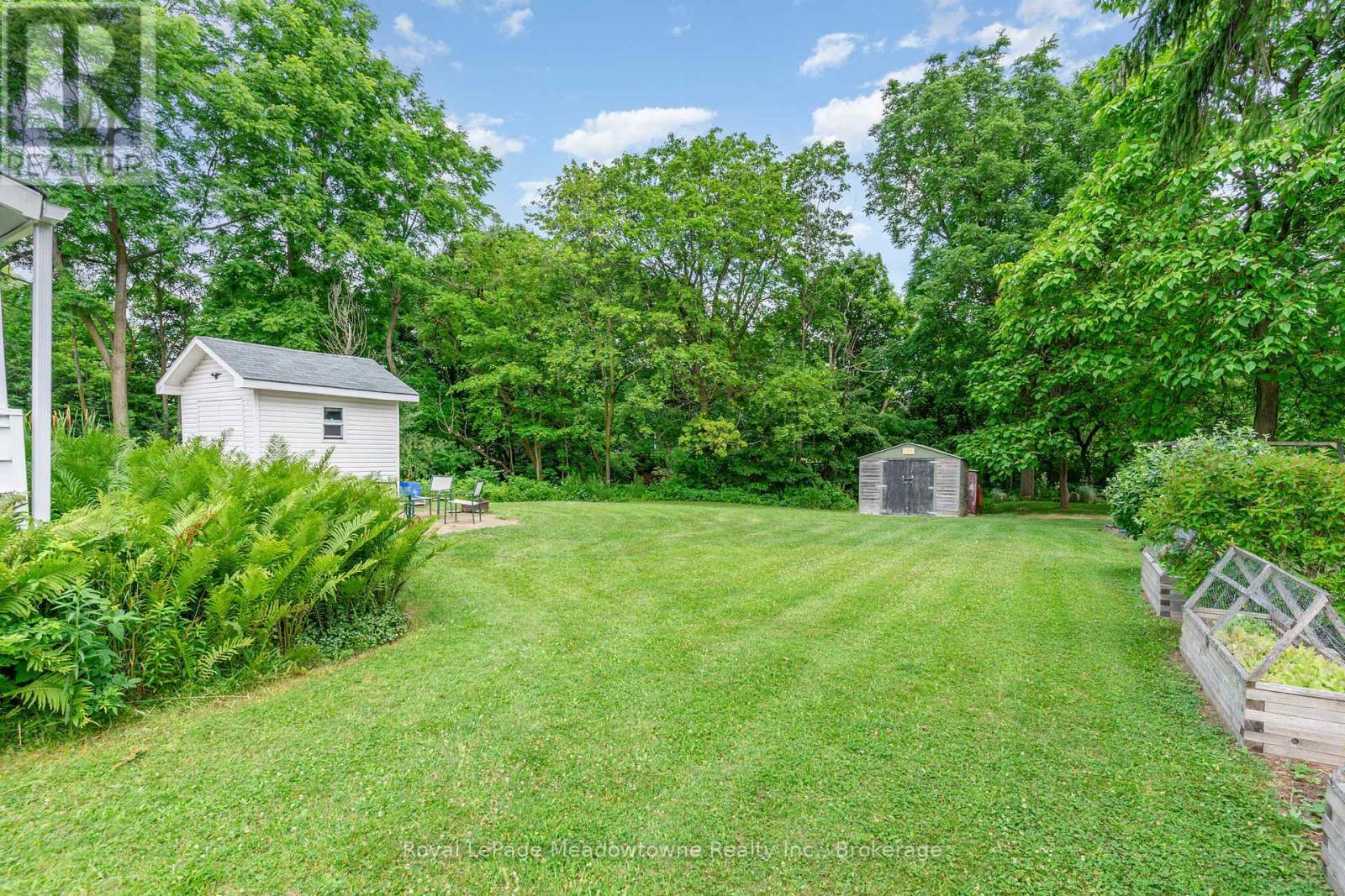 












95 POPLAR AVENUE

,
Halton Hills (AC Acton),




Ontario
L7J2E3

