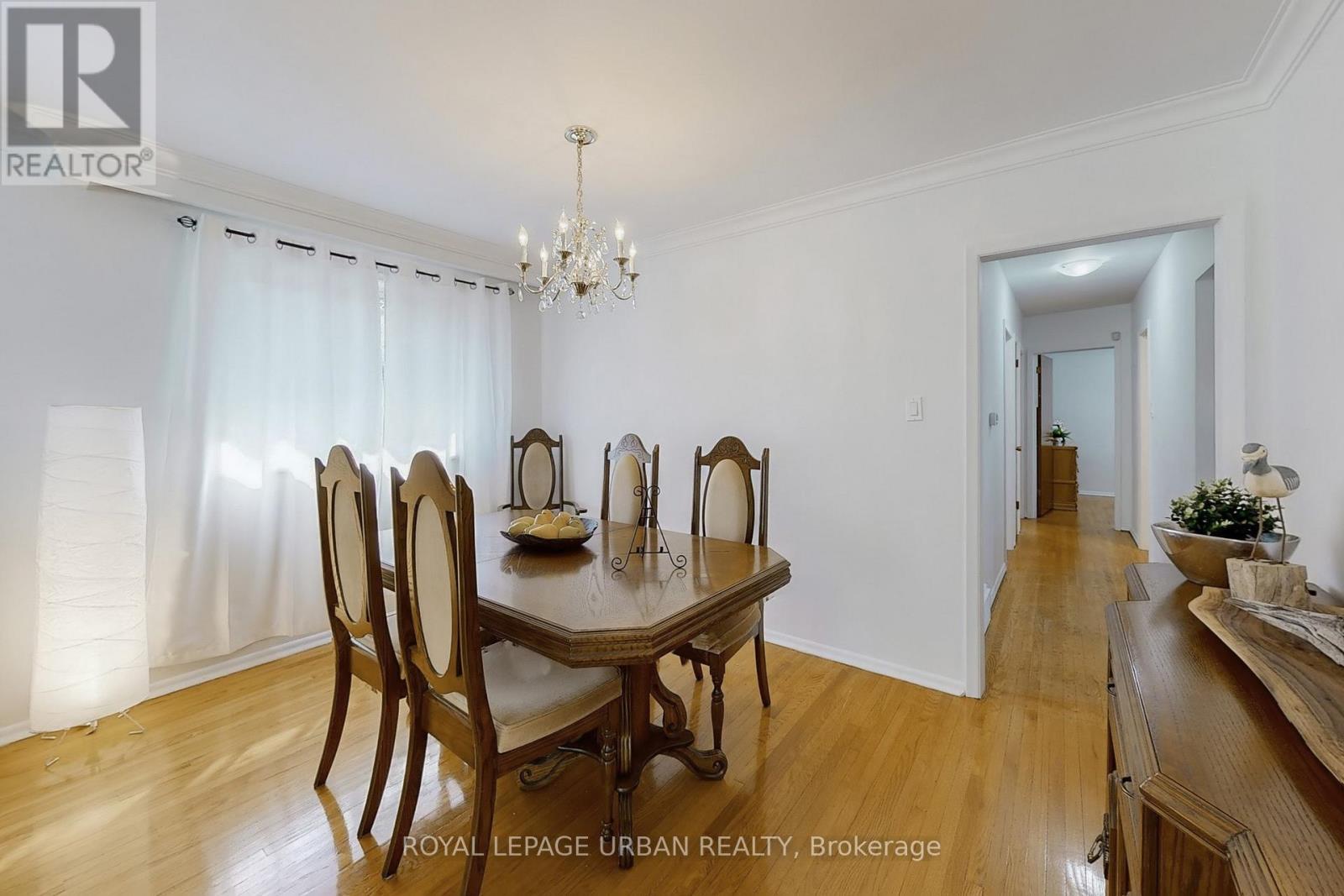 












186 ROYWOOD DRIVE

,
Toronto,




Ontario
M3A2E6

