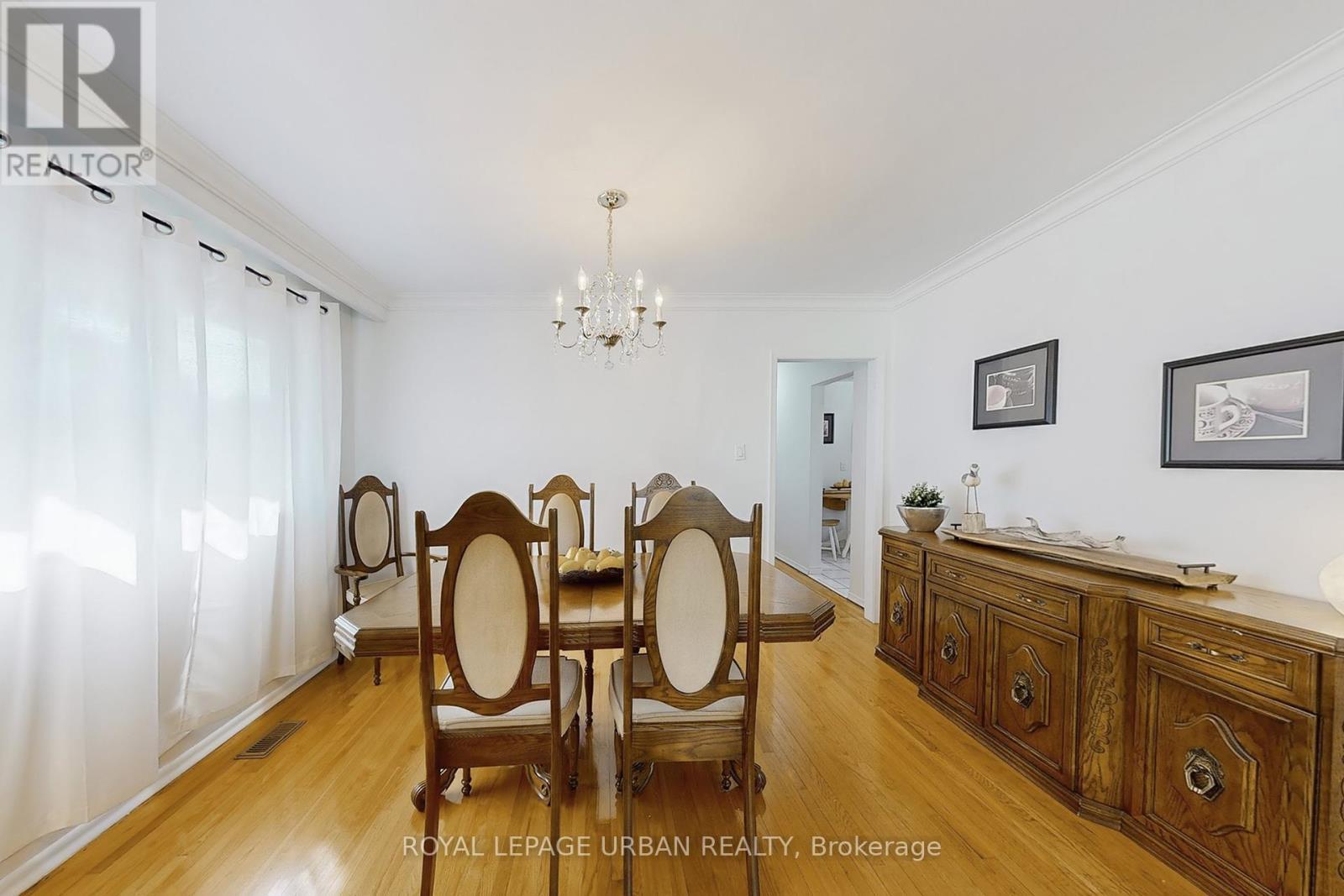 












186 ROYWOOD DRIVE

,
Toronto,




Ontario
M3A2E6

