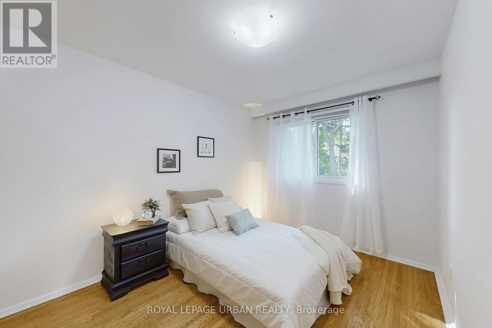 












186 ROYWOOD DRIVE

,
Toronto,




Ontario
M3A2E6

