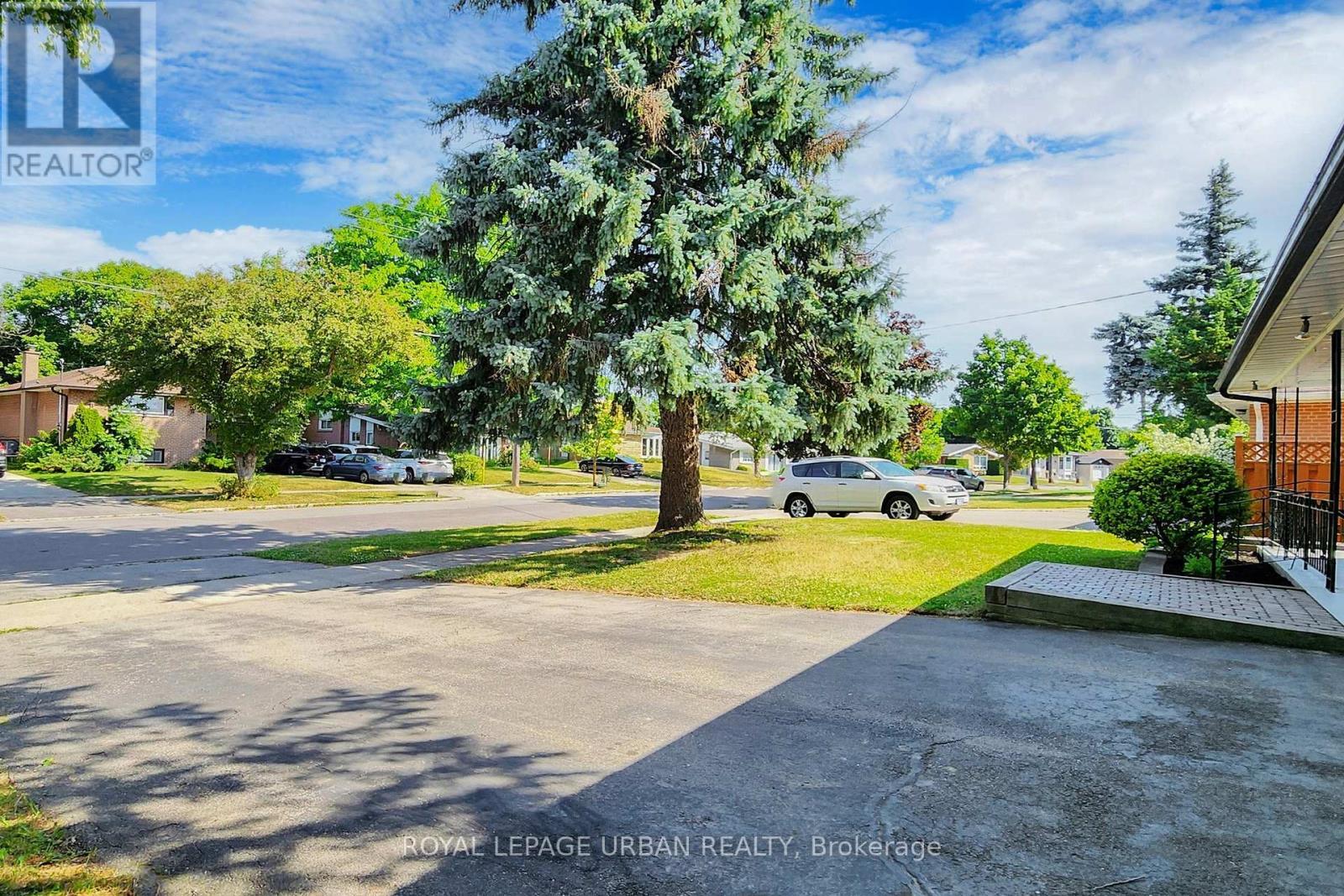 












186 ROYWOOD DRIVE

,
Toronto,




Ontario
M3A2E6

