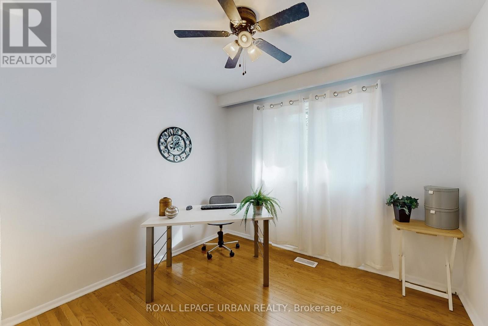 












186 ROYWOOD DRIVE

,
Toronto,




Ontario
M3A2E6

