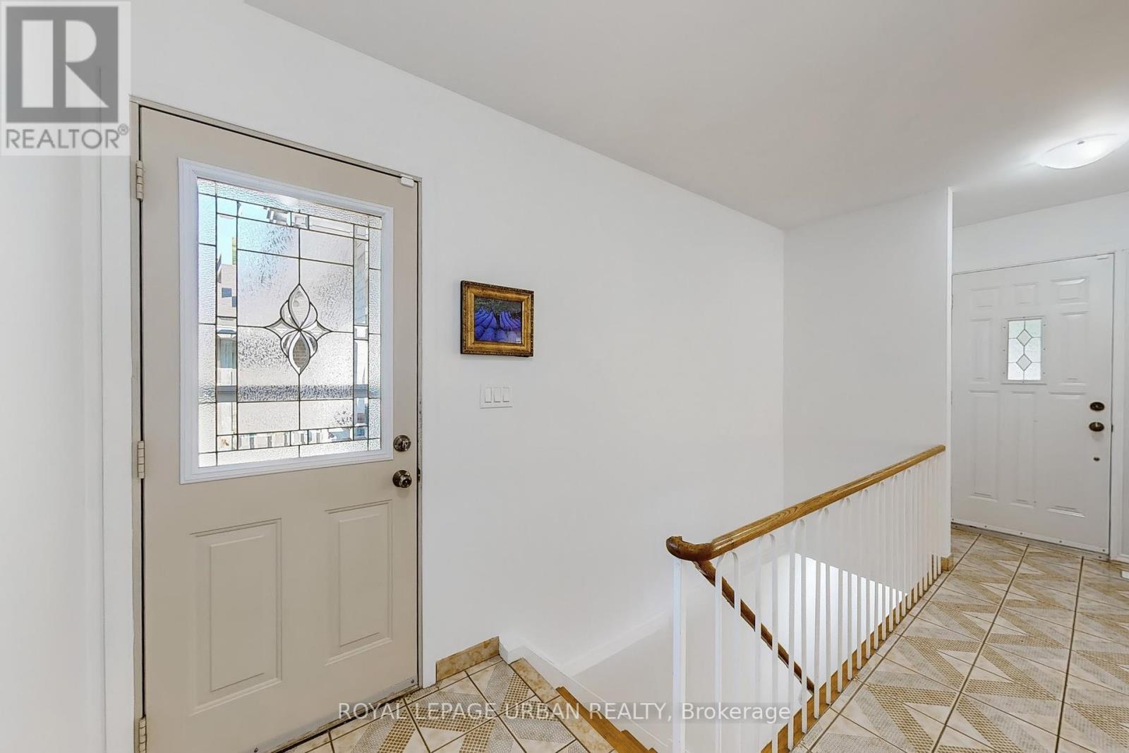 












186 ROYWOOD DRIVE

,
Toronto,




Ontario
M3A2E6

