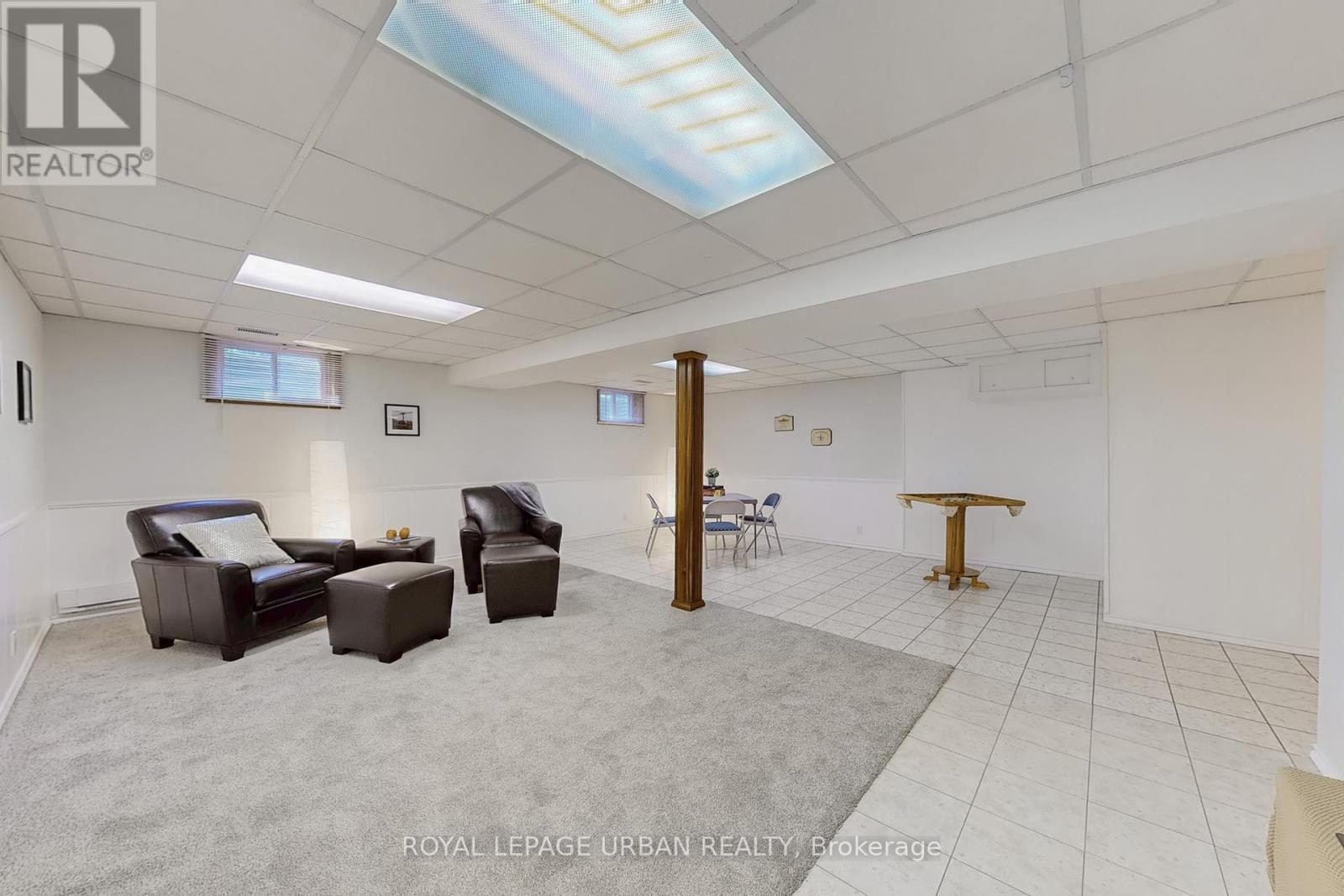 












186 ROYWOOD DRIVE

,
Toronto,




Ontario
M3A2E6

