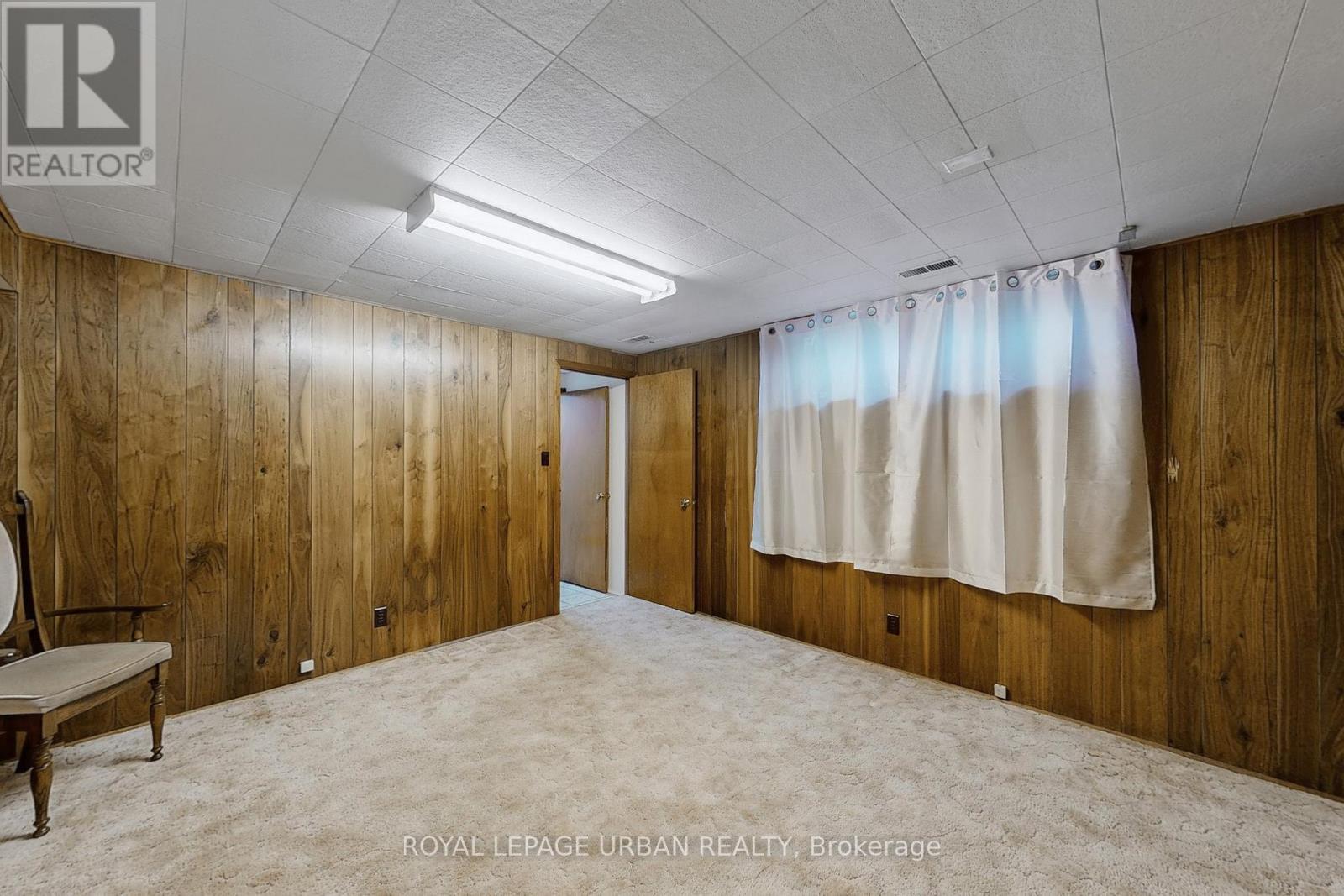 












186 ROYWOOD DRIVE

,
Toronto,




Ontario
M3A2E6

