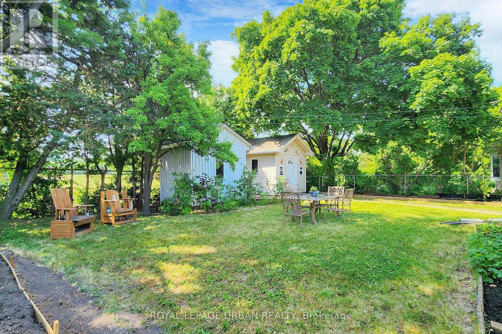 












186 ROYWOOD DRIVE

,
Toronto,




Ontario
M3A2E6

