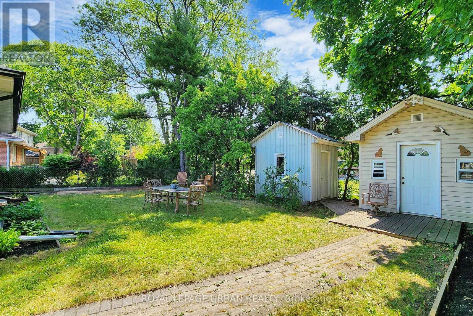 












186 ROYWOOD DRIVE

,
Toronto,




Ontario
M3A2E6

