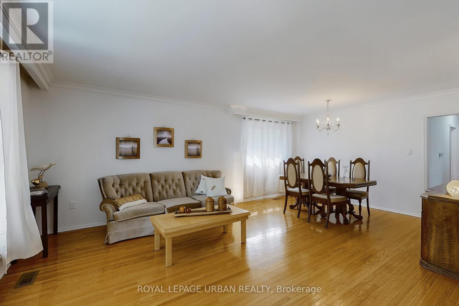 












186 ROYWOOD DRIVE

,
Toronto,




Ontario
M3A2E6

