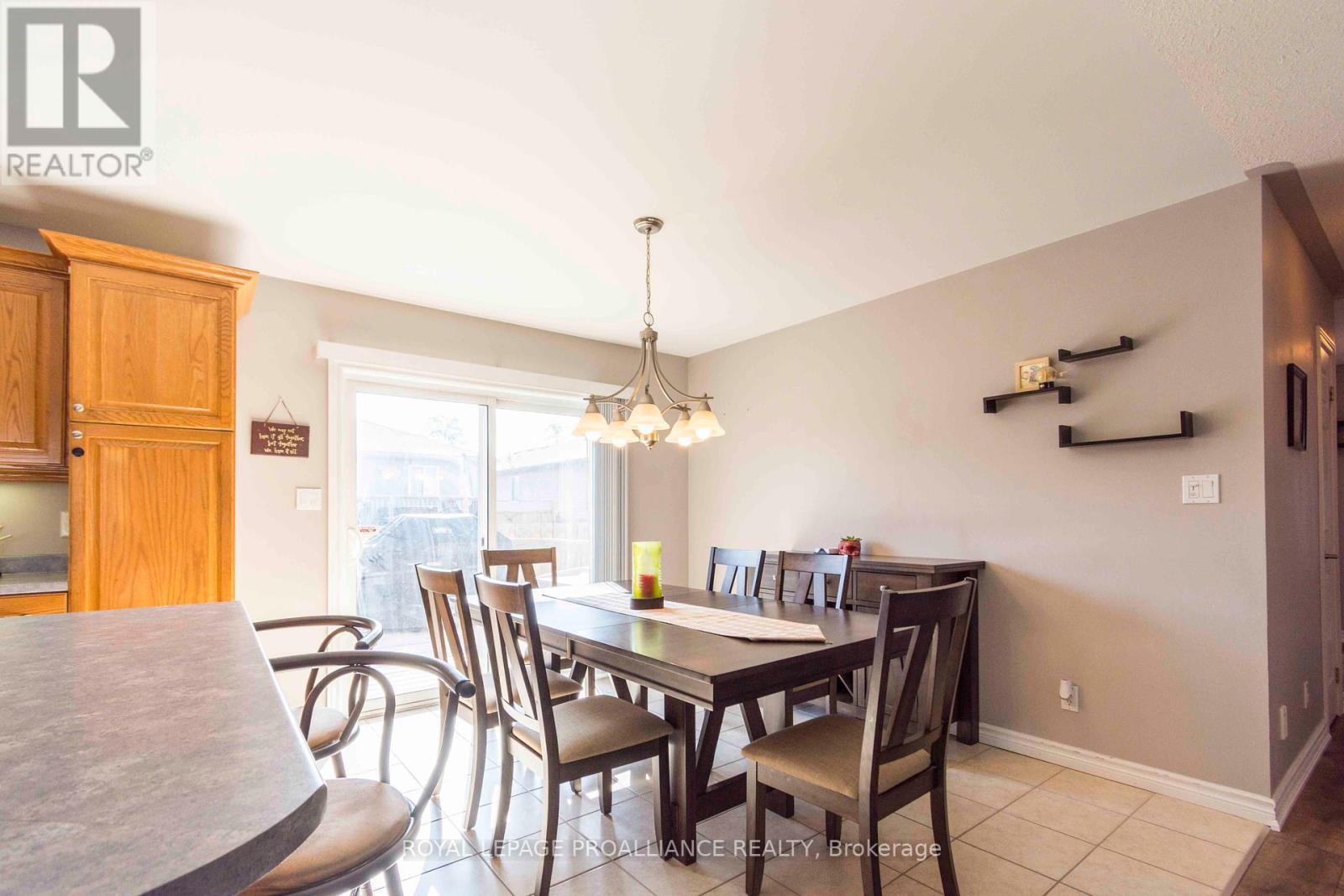 












35 FOREST VALLEY DRIVE

,
Quinte West (Frankford Ward),




Ontario
K0K2C0

