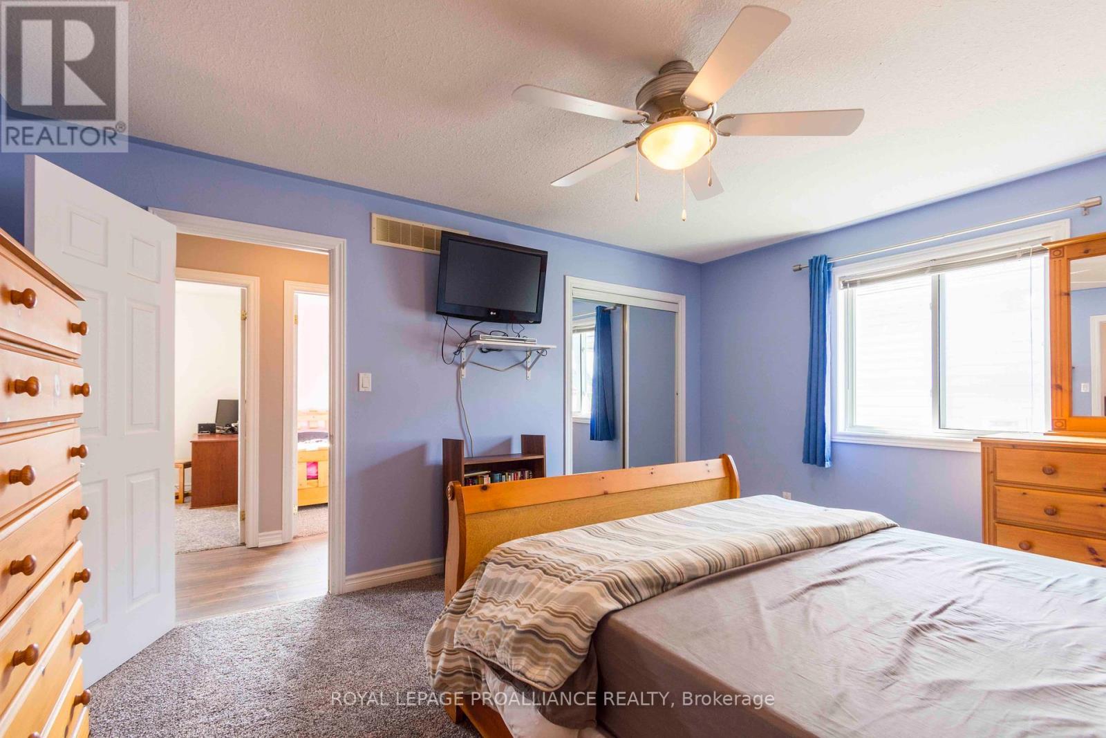 












35 FOREST VALLEY DRIVE

,
Quinte West (Frankford Ward),




Ontario
K0K2C0

