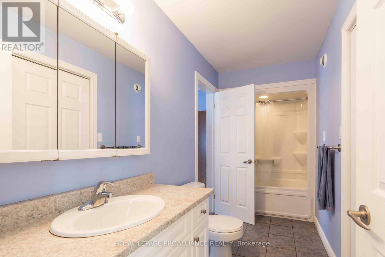 












35 FOREST VALLEY DRIVE

,
Quinte West (Frankford Ward),




Ontario
K0K2C0

