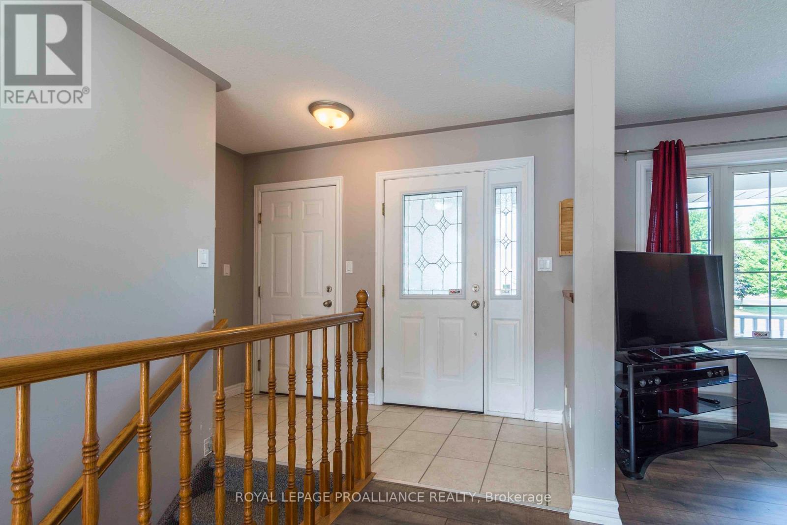 












35 FOREST VALLEY DRIVE

,
Quinte West (Frankford Ward),




Ontario
K0K2C0

