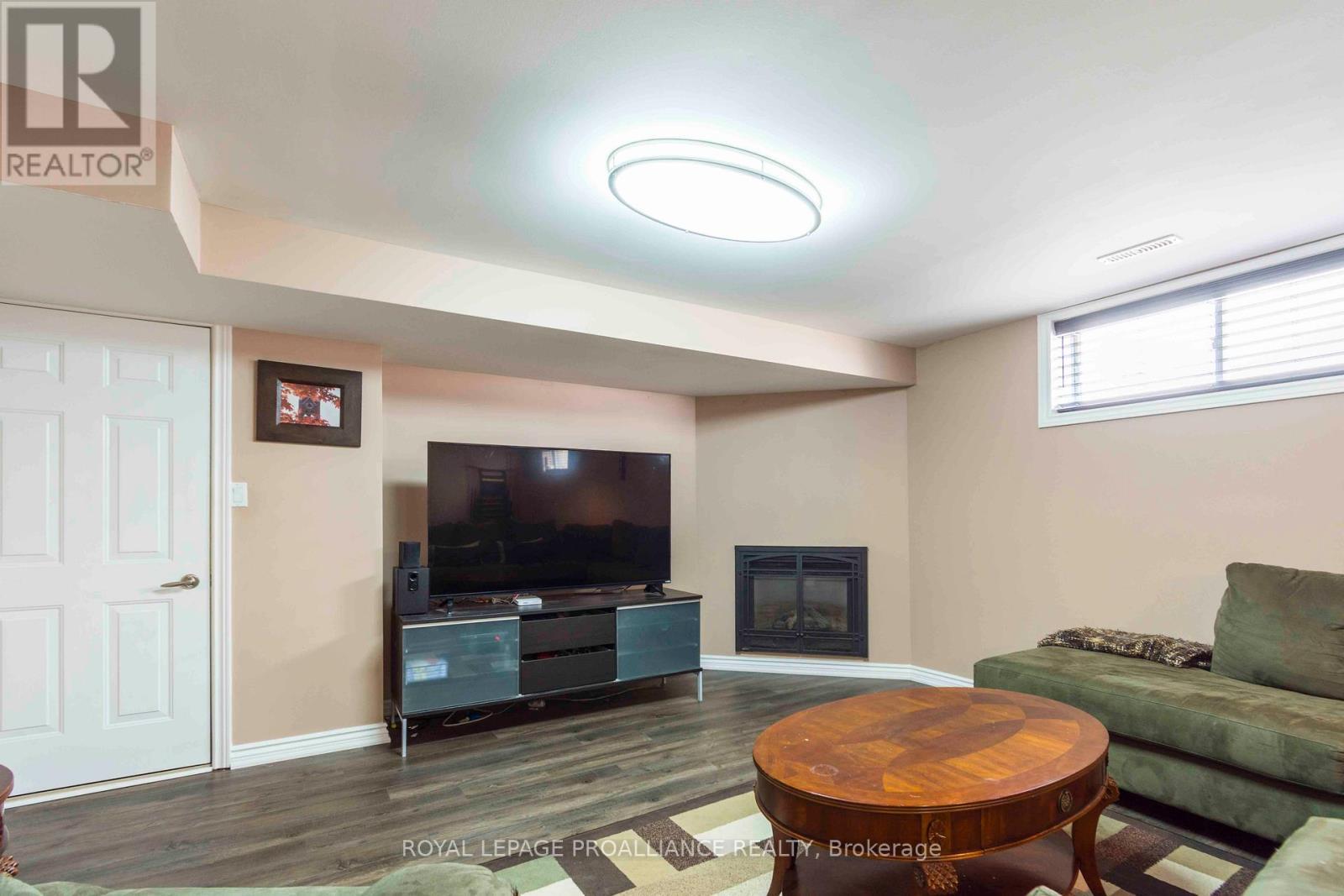












35 FOREST VALLEY DRIVE

,
Quinte West (Frankford Ward),




Ontario
K0K2C0


