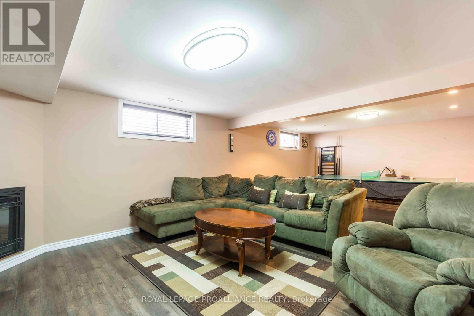 












35 FOREST VALLEY DRIVE

,
Quinte West (Frankford Ward),




Ontario
K0K2C0

