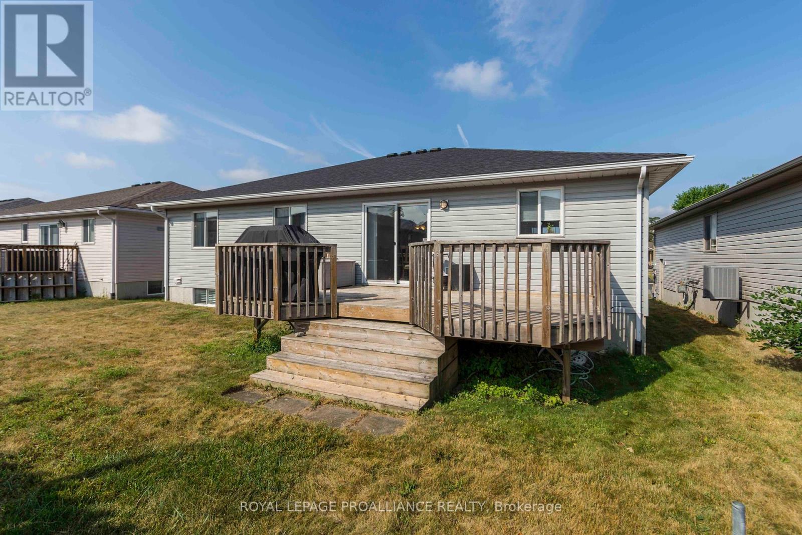 












35 FOREST VALLEY DRIVE

,
Quinte West (Frankford Ward),




Ontario
K0K2C0

