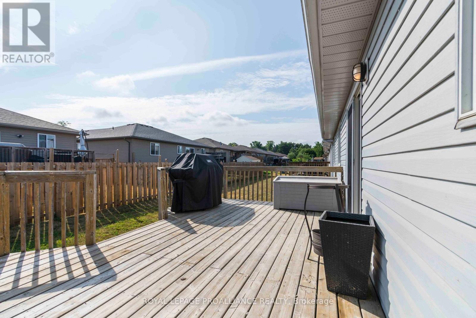 












35 FOREST VALLEY DRIVE

,
Quinte West (Frankford Ward),




Ontario
K0K2C0

