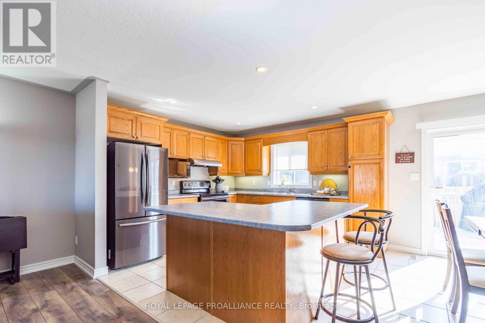 












35 FOREST VALLEY DRIVE

,
Quinte West (Frankford Ward),




Ontario
K0K2C0

