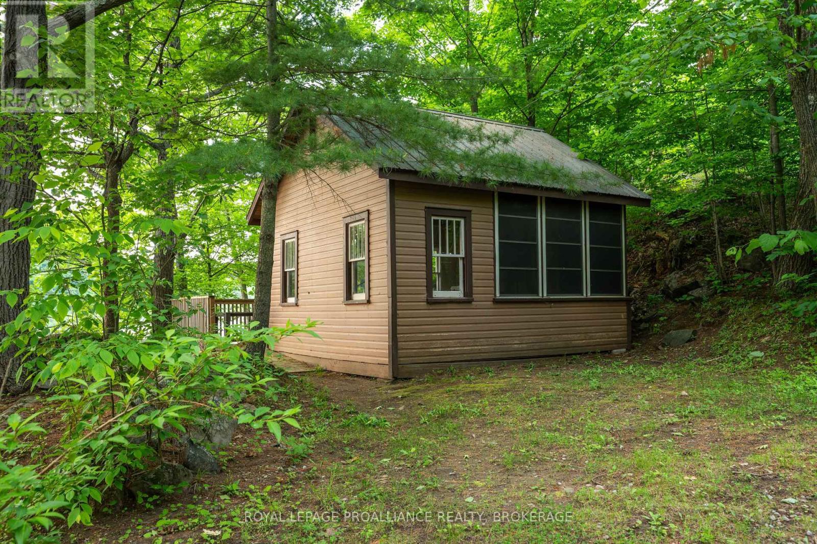 












4808 LEO LAKE ROAD

,
Kingston (City North of 401),




Ontario
K0H2N0


